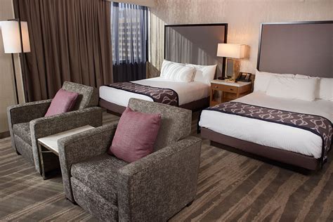 Parlor Hotel Suite in Downtown Las Vegas .